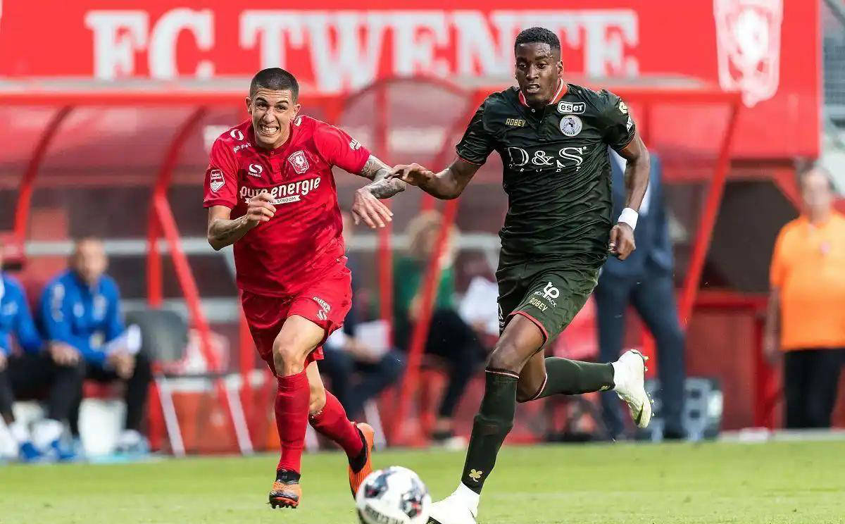 愈发坚定地 愈发坚定地