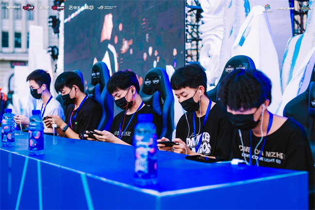 队的双重打 队的双重打